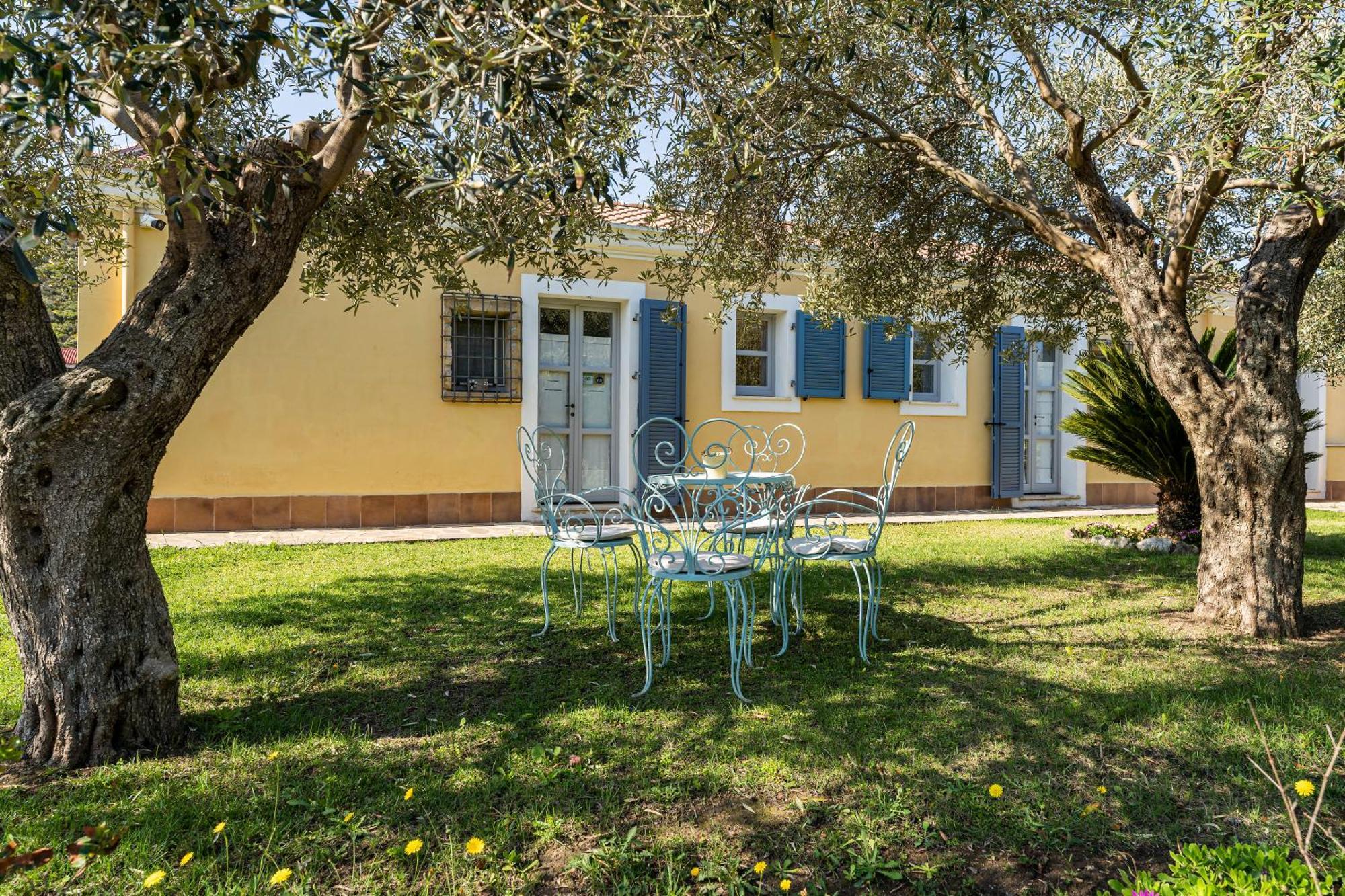 B&B Calata Di Soli Miniera dellʼArgentiera Buitenkant foto