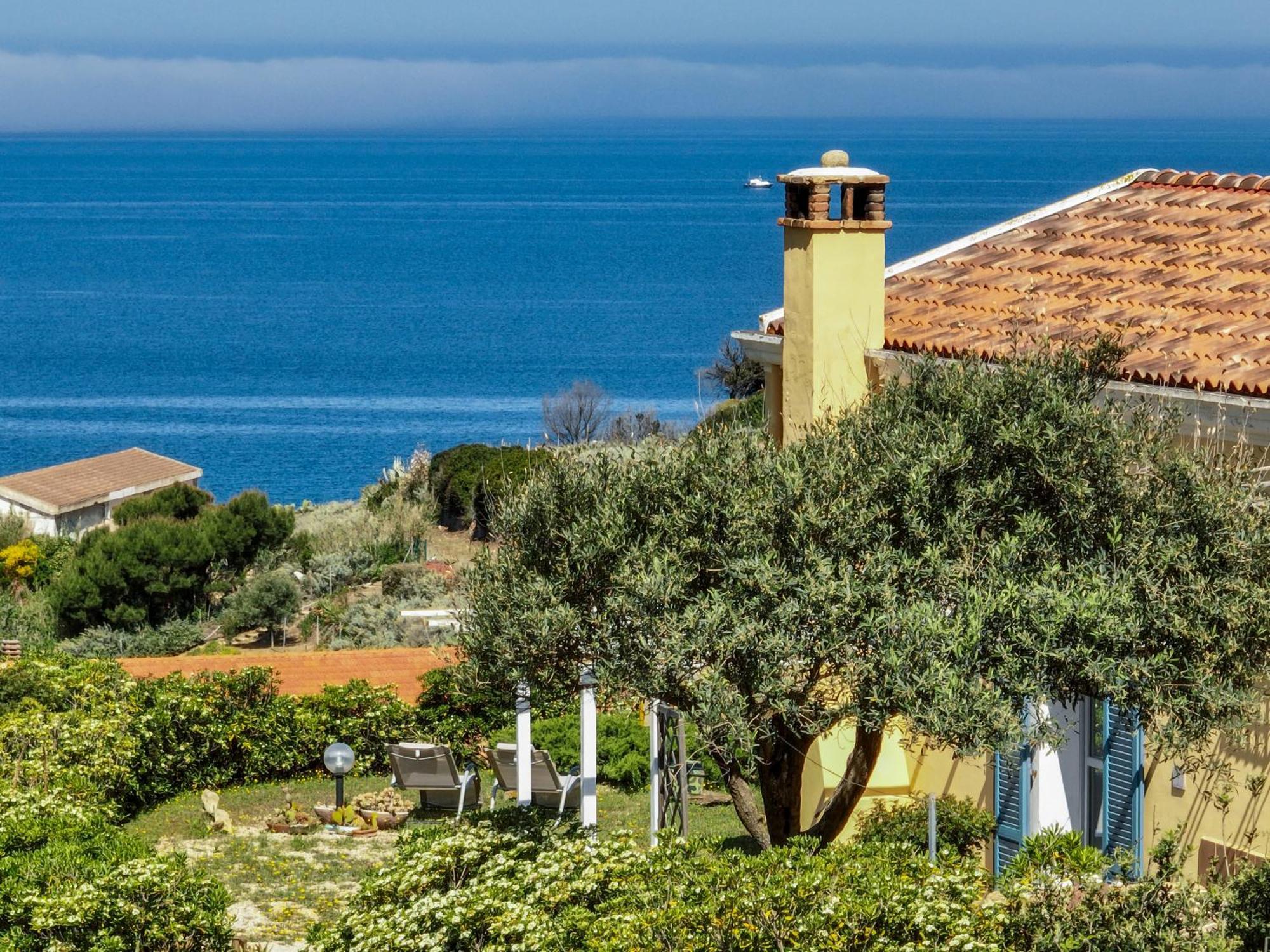 B&B Calata Di Soli Miniera dellʼArgentiera Buitenkant foto